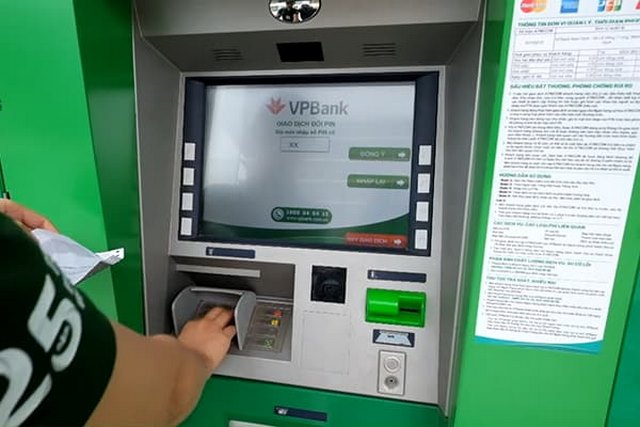 kích hoạt thẻ vpbank tại cây atm